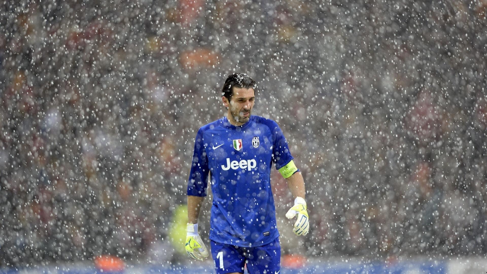 转会市场风云再起，豪门争夺战与新兴势力崛起